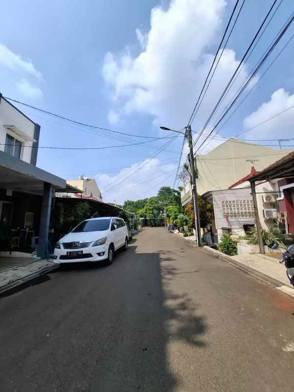 dijual rumah cluster harapan indah