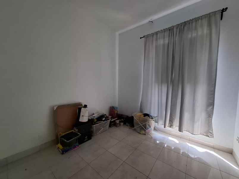 dijual rumah cluster harapan indah