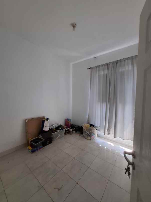 dijual rumah cluster harapan indah