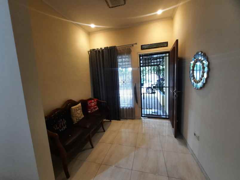 dijual rumah cluster kamayangan