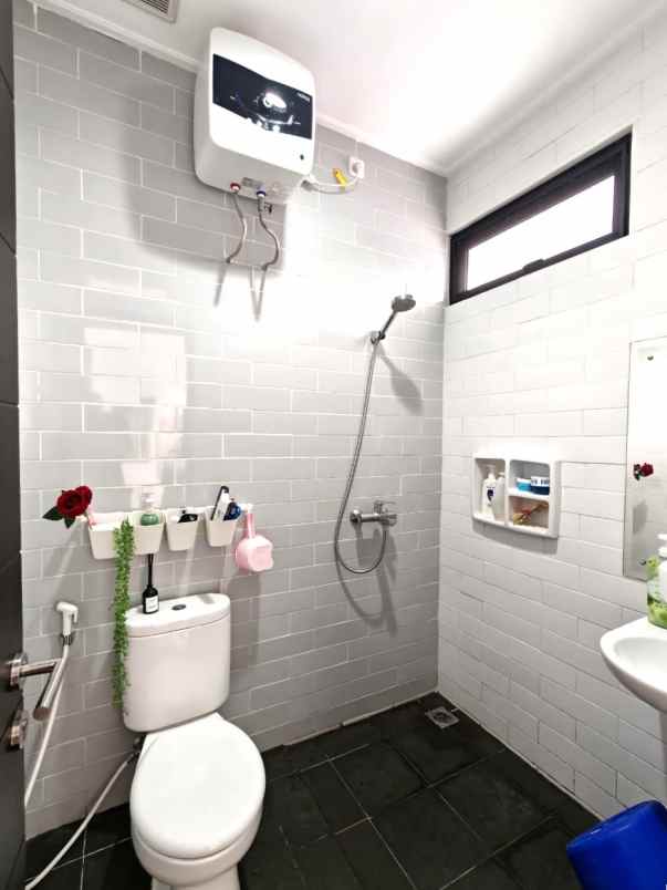 dijual rumah cluster lavesh harapan