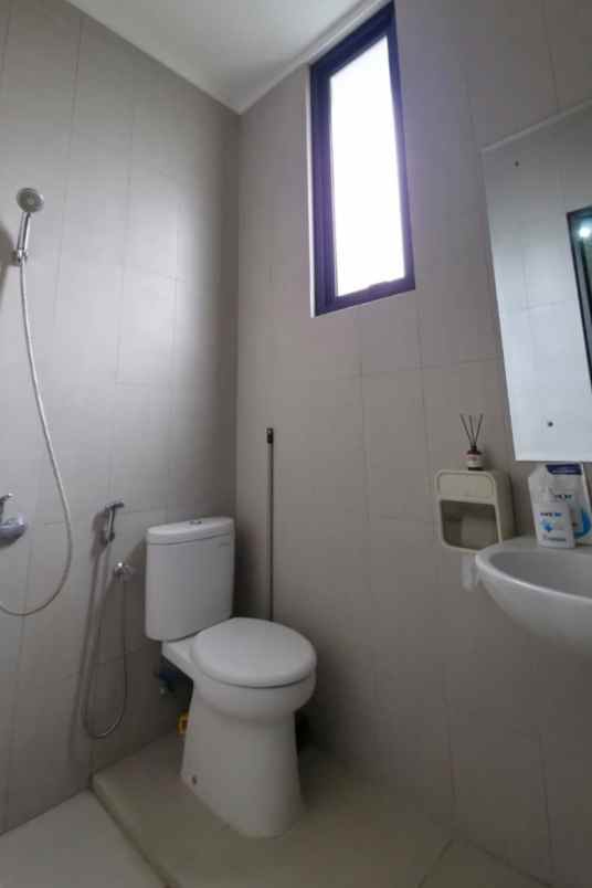 dijual rumah cluster magenta residence