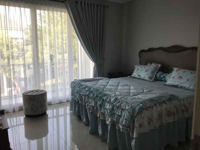 dijual rumah cluster mapel summarecon