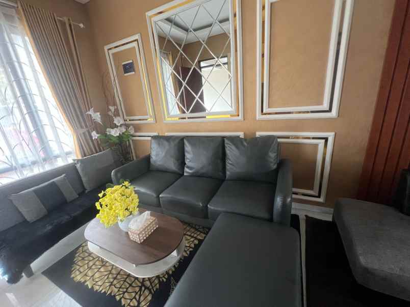 dijual rumah cluster melrose residence