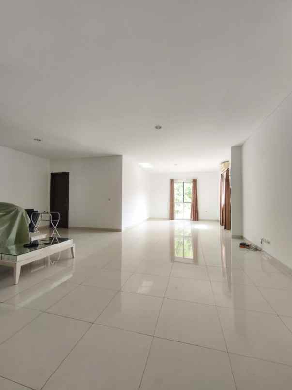 dijual rumah cluster palm spring