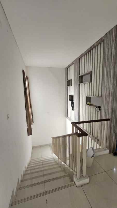 dijual rumah cluster palm spring