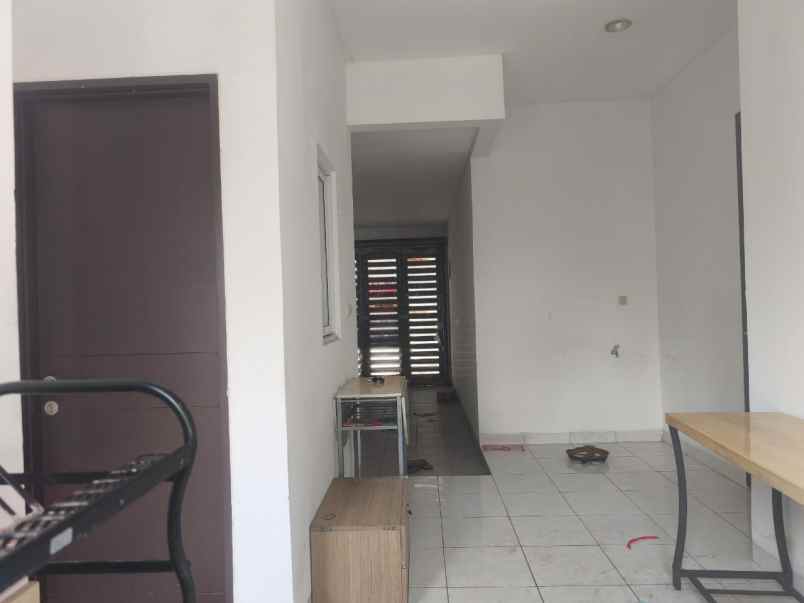dijual rumah cluster palm spring