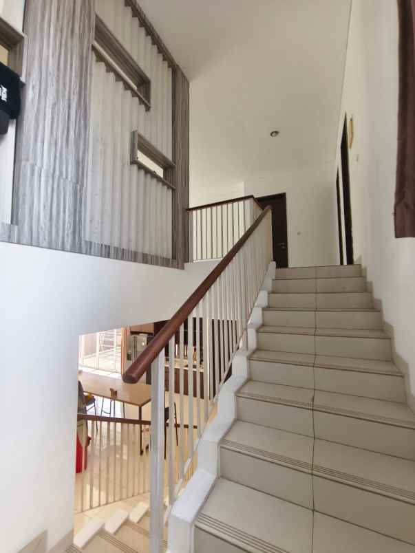 dijual rumah cluster palm spring