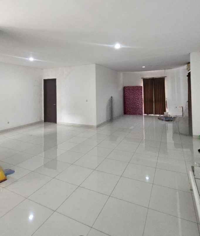 dijual rumah cluster palm spring