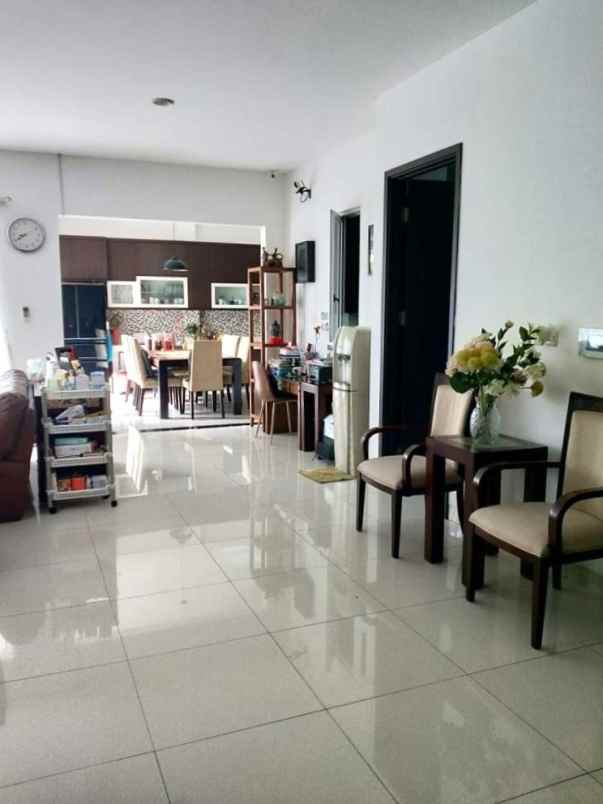 dijual rumah cluster palm spring jgc