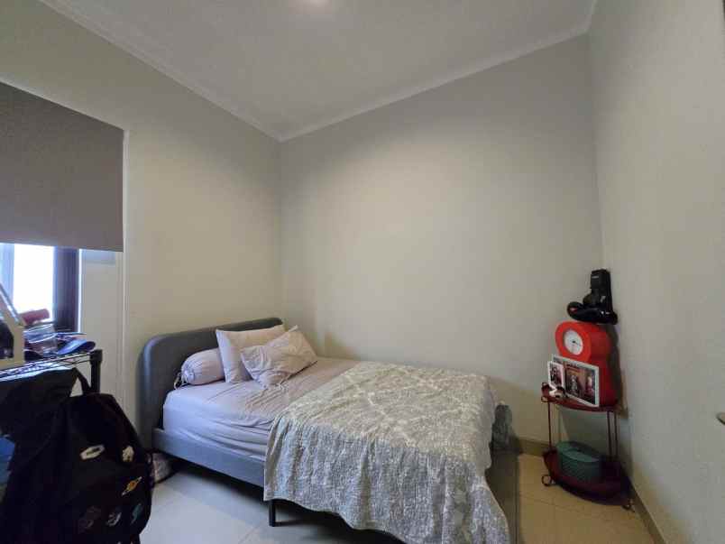 dijual rumah cluster regia summarecon