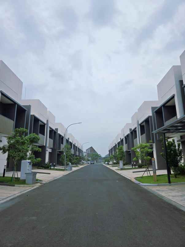dijual rumah cluster regia summarecon