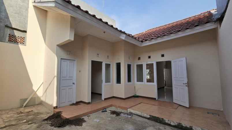 dijual rumah cluster taman sari