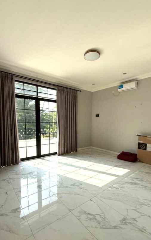 dijual rumah cluster thames jgc jakarta