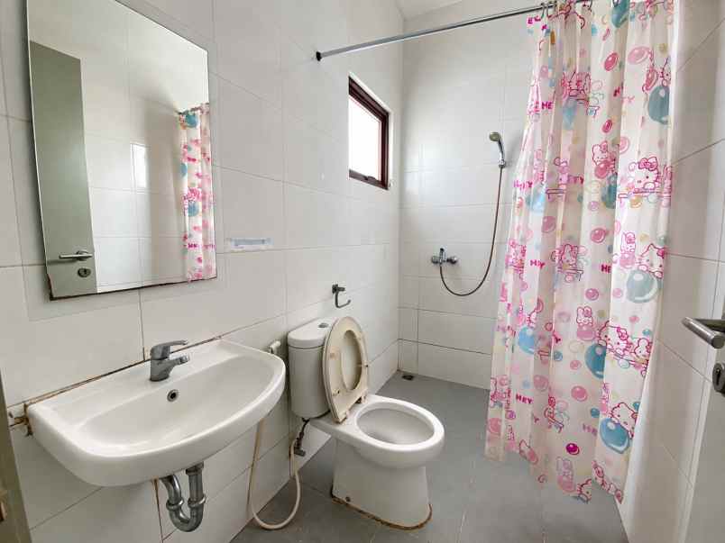 dijual rumah cluster zebrina jgc