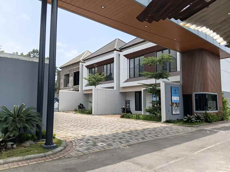 dijual rumah condongcatur depok sleman