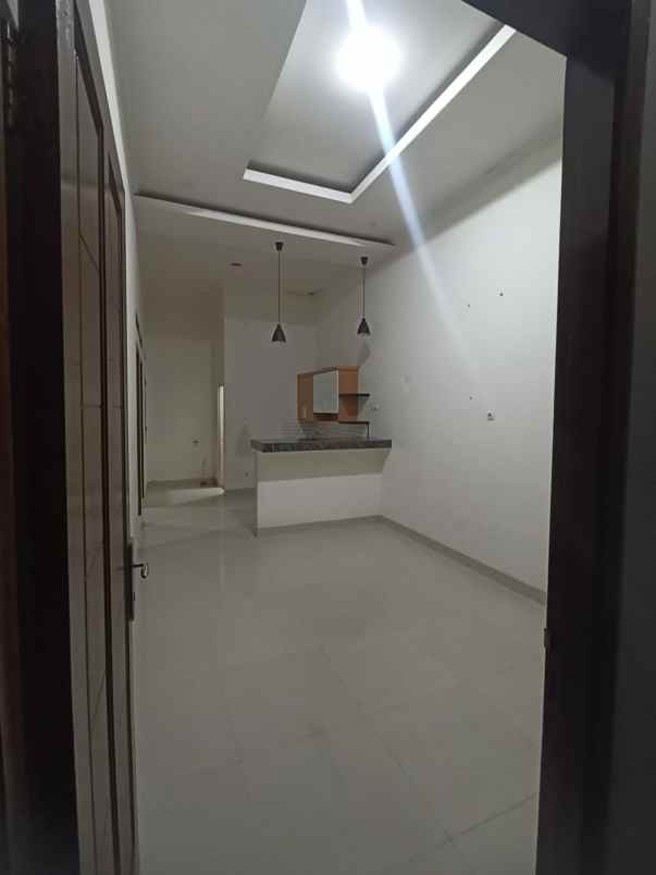 dijual rumah d grand fahira jl h saenan