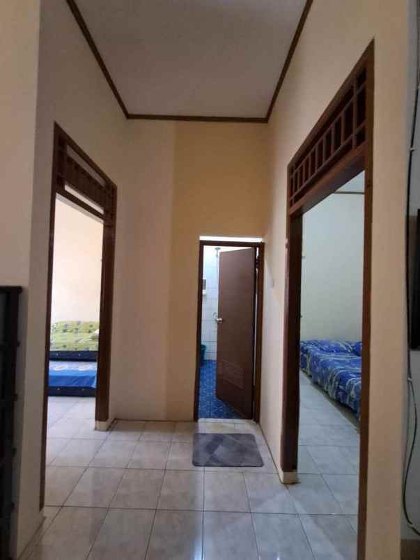 dijual rumah dan kontrakan 6 pintu full isi