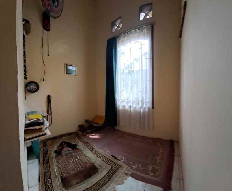 dijual rumah dan kontrakan 6 pintu full isi