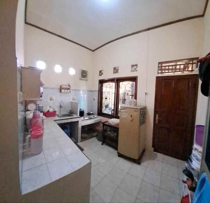 dijual rumah dan kontrakan 6 pintu full isi