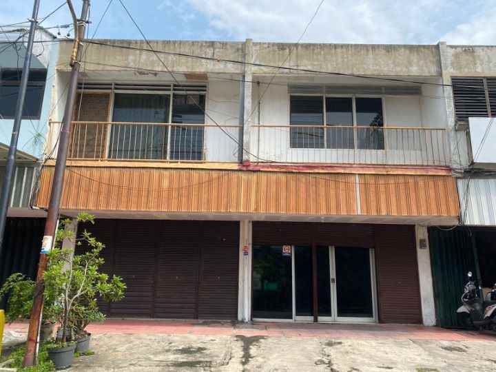 dijual rumah darmo baru barat