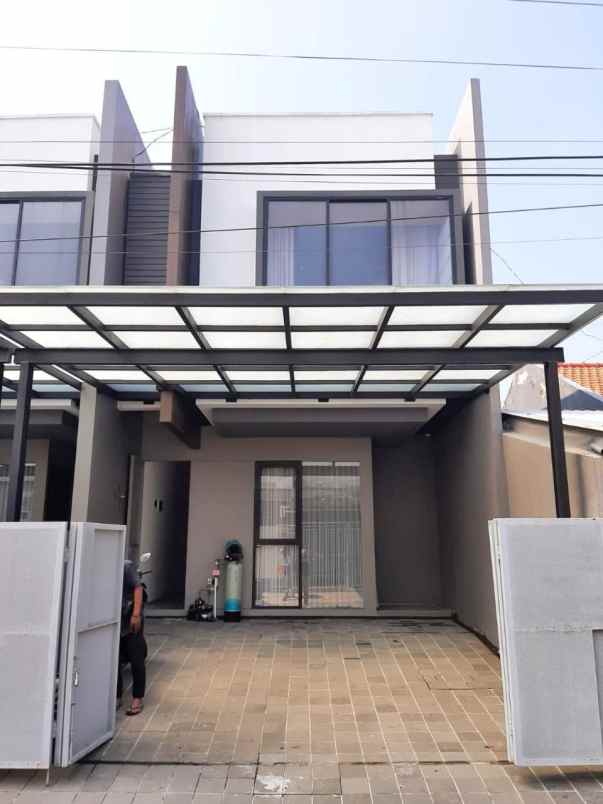 dijual rumah darmo permai timur