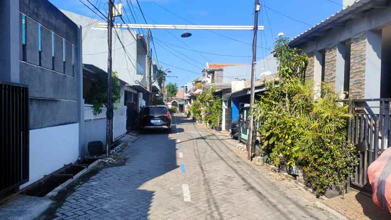 dijual rumah deltasari indah waru