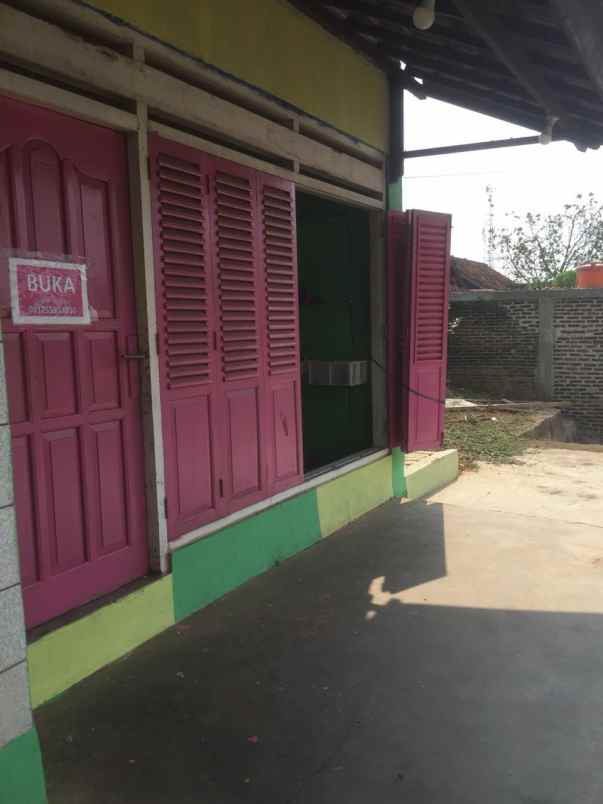 dijual rumah depan polsek gedong tataan