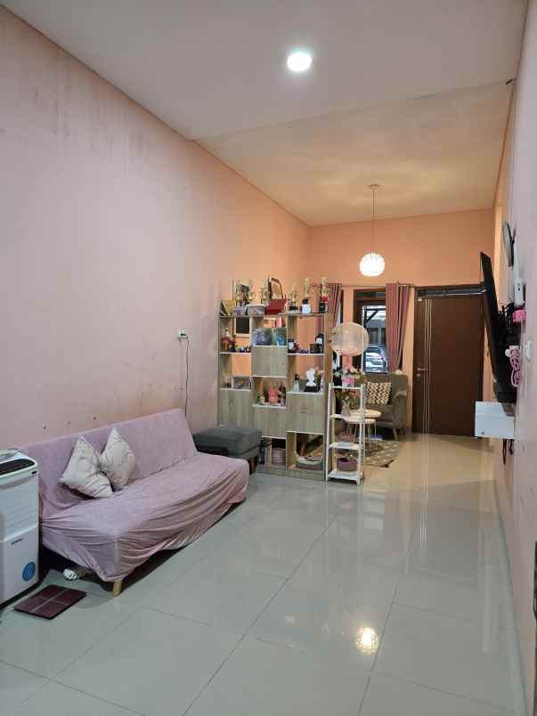 dijual rumah derwati mas estate ciwastra