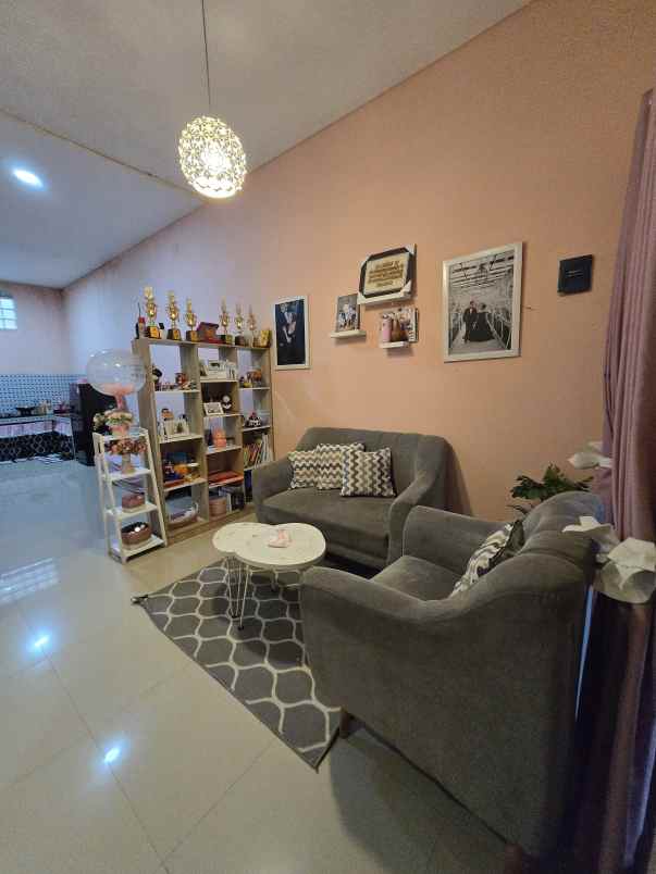 dijual rumah derwati mas estate ciwastra