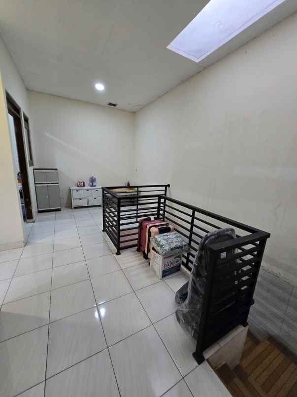 dijual rumah derwati mas estate ciwastra