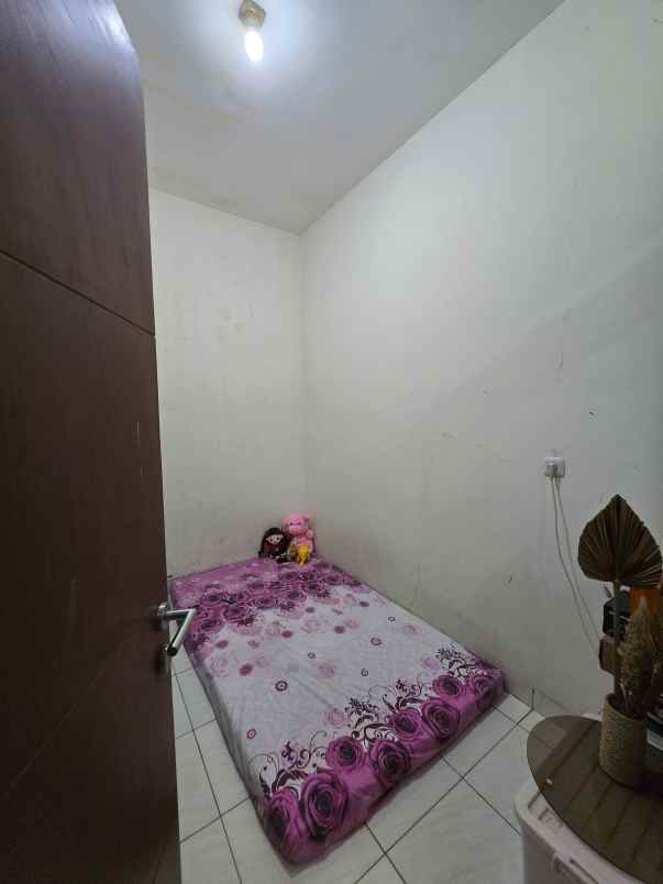 dijual rumah derwati mas estate ciwastra