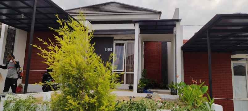 dijual rumah di cluster lokka bsb semarang