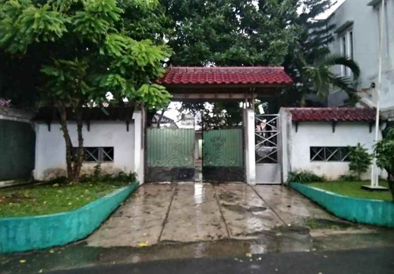 dijual rumah di jl jati raya pasar minggu