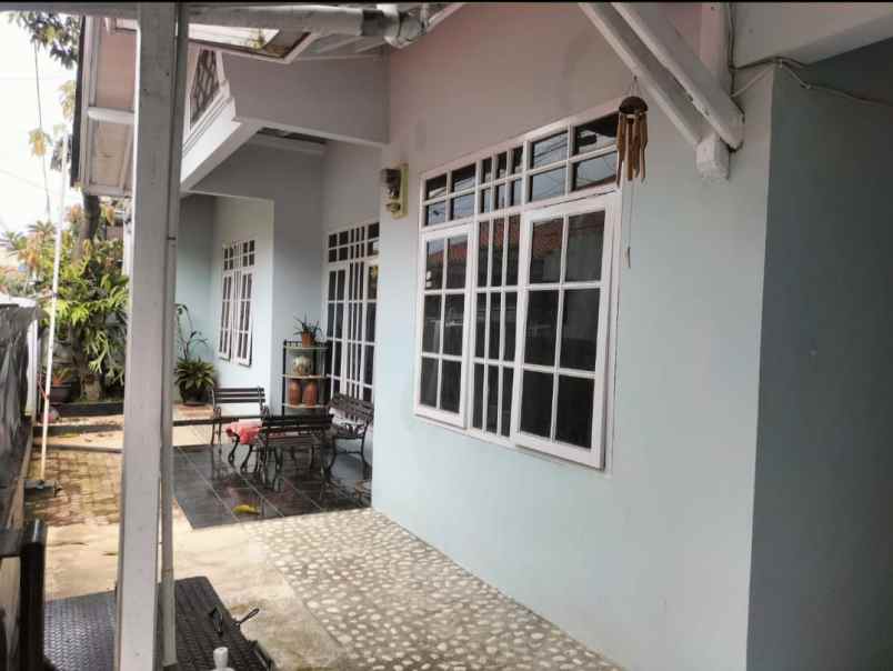 dijual rumah di jl saturnus utara margahayu raya