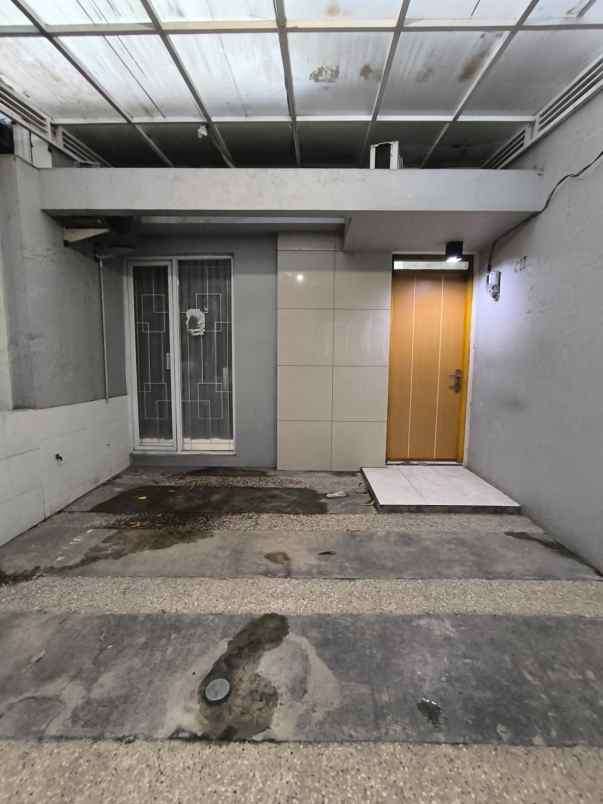 dijual rumah di komplek gland manulang padalarang