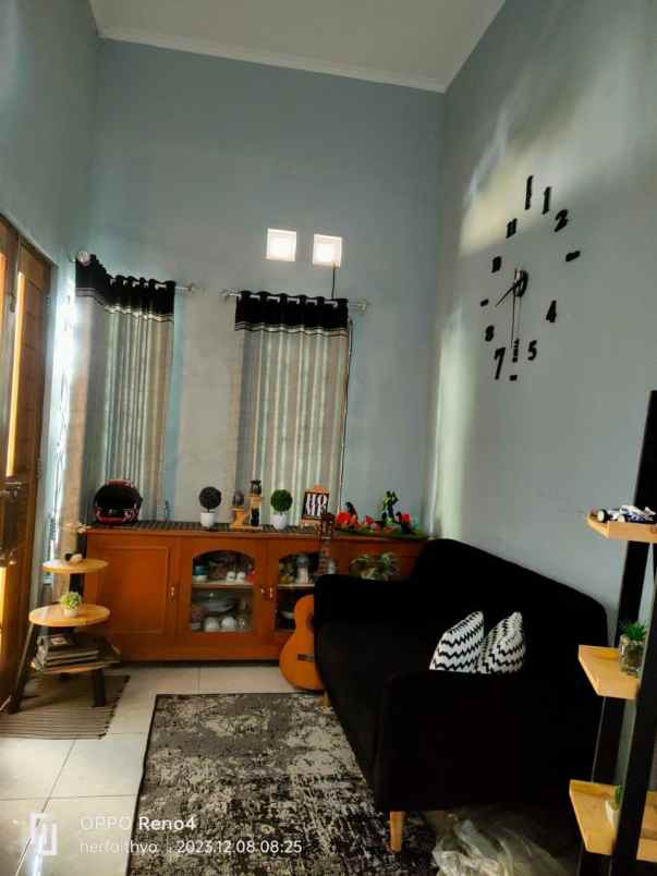 dijual rumah di perum puri perdana banyumanik semarang