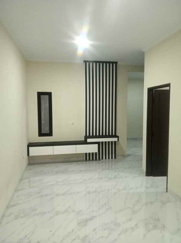 dijual rumah di simprug diporis tangerang