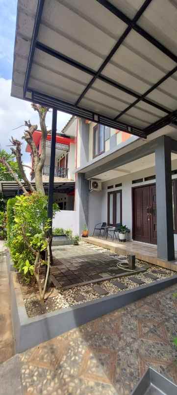 dijual rumah dukuh zamrud utara