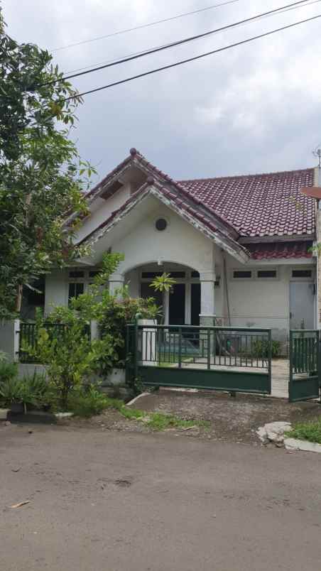 dijual rumah duta graha duta harapan