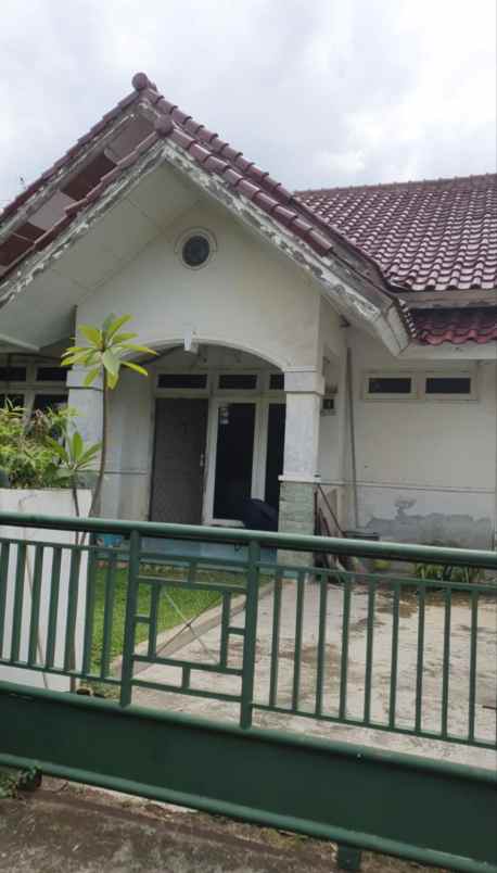 dijual rumah duta graha duta harapan