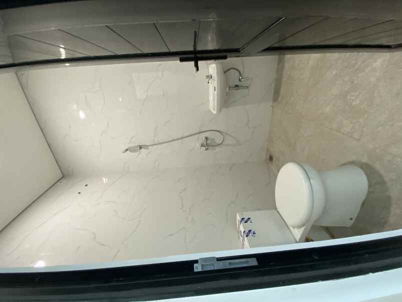 dijual rumah eleganza town house