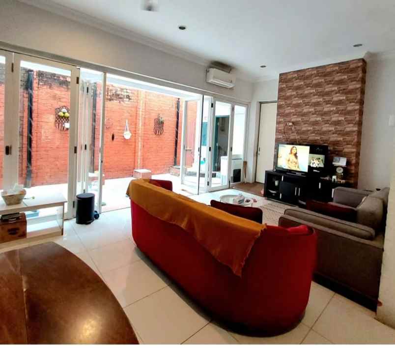 dijual rumah emerald view