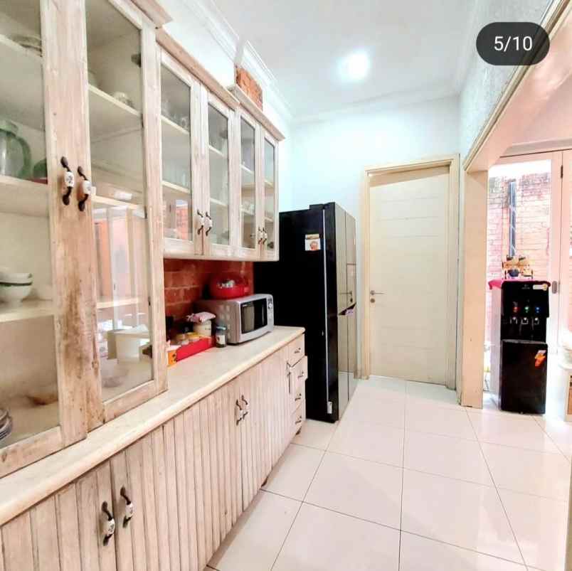 dijual rumah emerald view