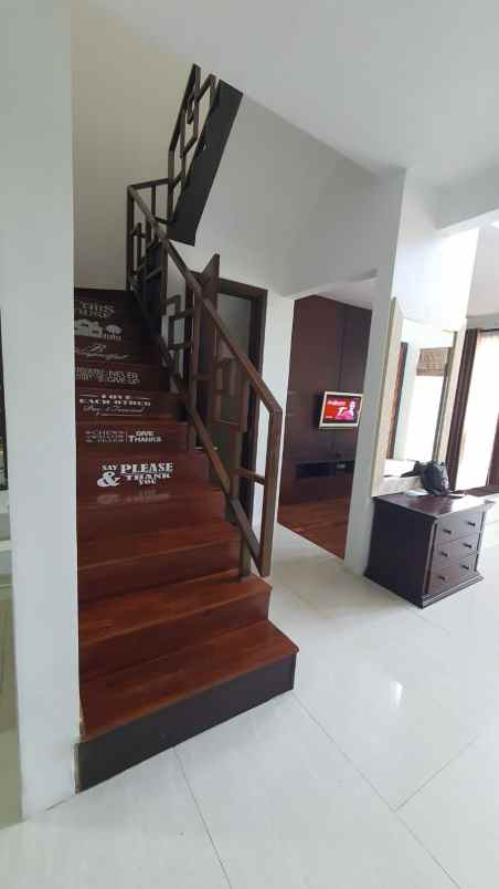dijual rumah fullerton citraland