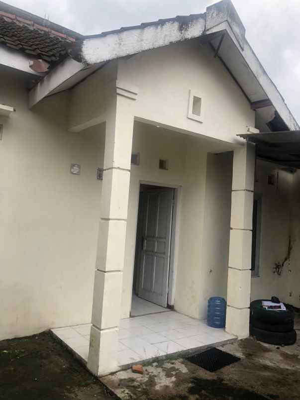 dijual rumah gagaksipat dekat lapangan