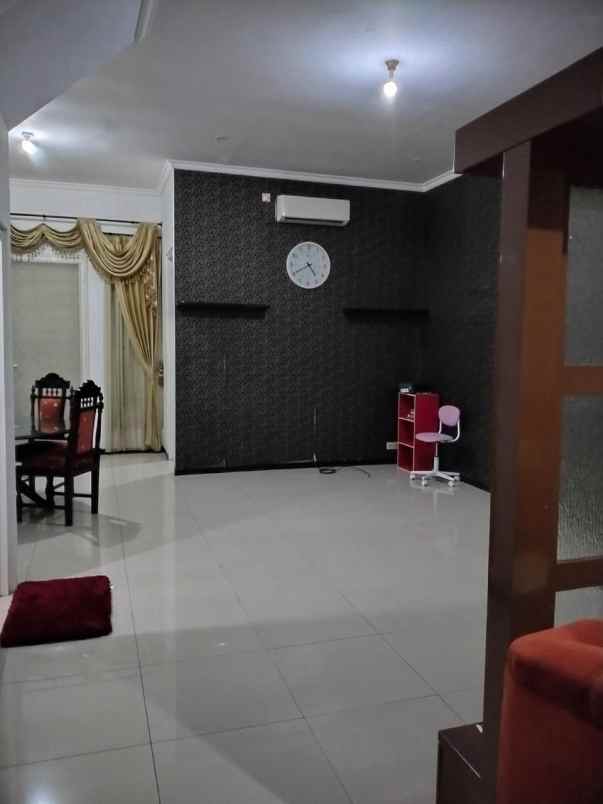 dijual rumah gayung kebonsari injoko