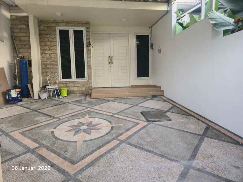 dijual rumah gayung kebonsari injoko