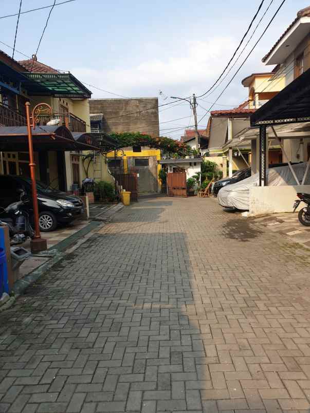 dijual rumah gedong pasar rebo jakarta