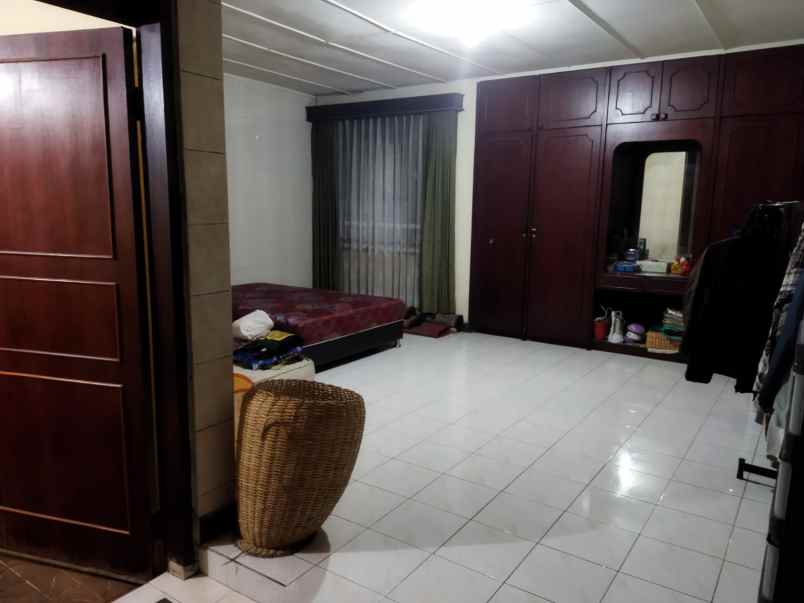 dijual rumah gegerkalong